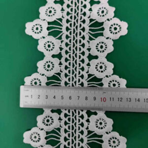 White Water-Soluble Scalloped Border Border Trim TRLM1129