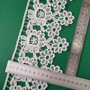 White Water-Soluble Classic Border Border Trim TRLM1183
