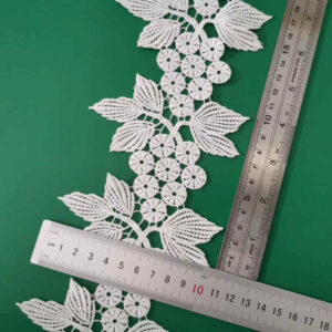 White Water-Soluble Scalloped Border Border Trim TRLM1189